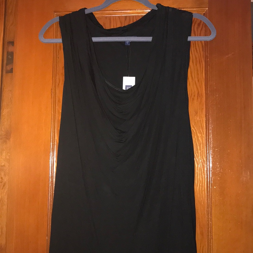 Gap casual v neck tank